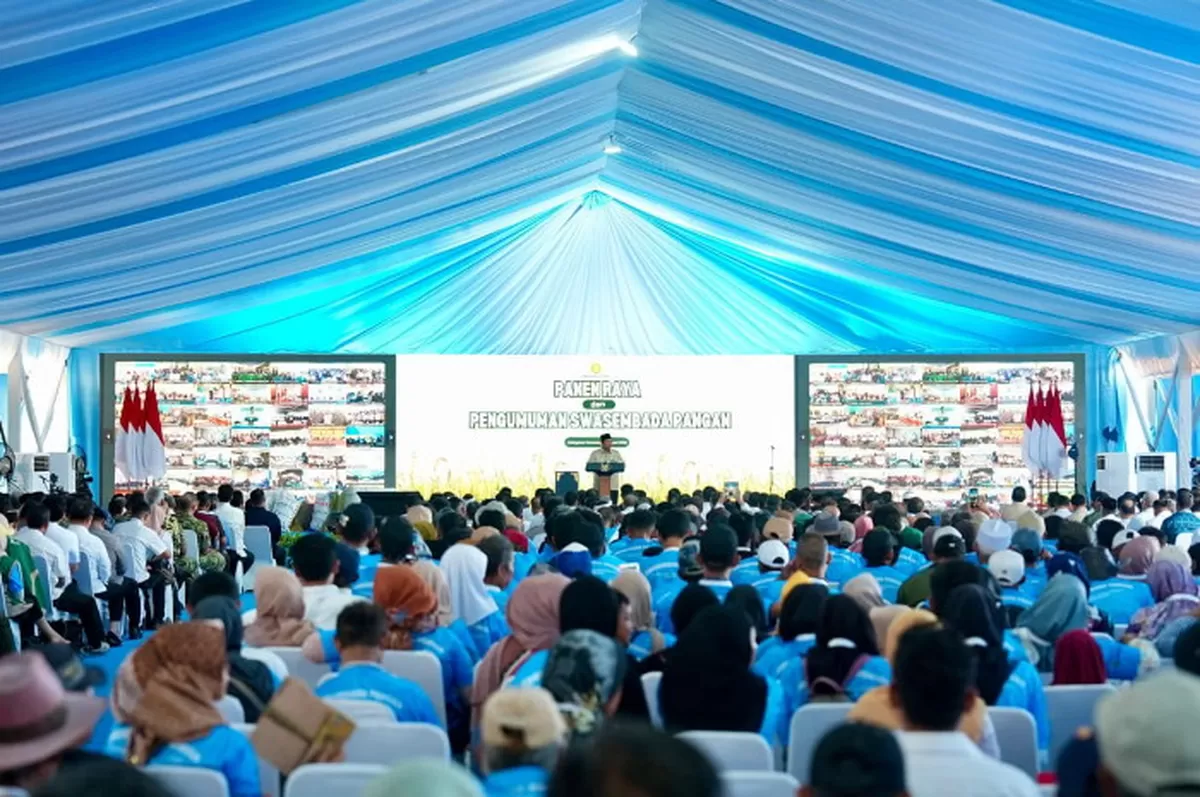 Prabowo dalam acara Panen Raya dan Swasembada Pangan Tahun 2026 yang secara resmi digelar di Karawang, Jawa Barat (Promedia Teknologi Indonesia)
