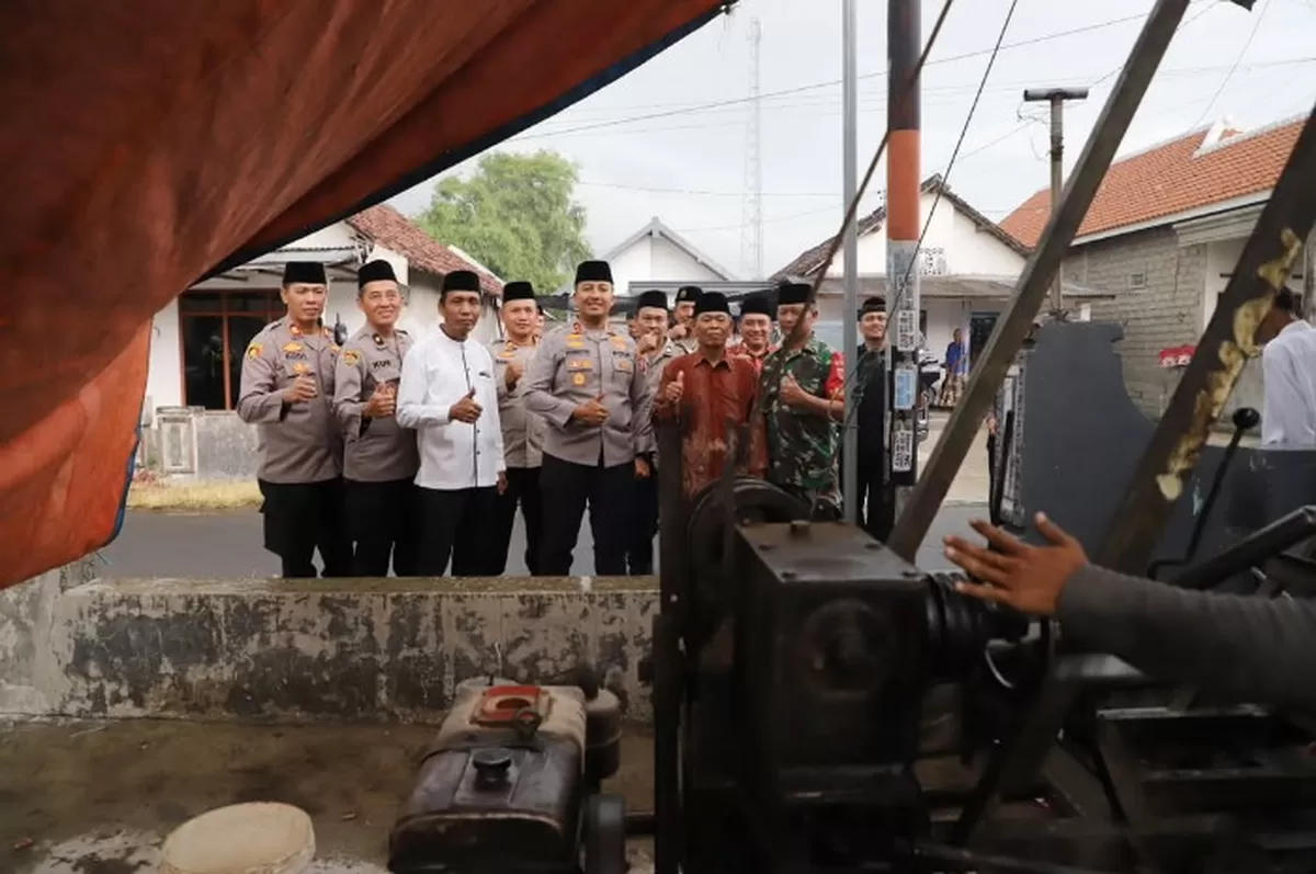 Polres Kediri membangun sumur bor di Masjid Al-Bashor, Dusun Belor, Desa Belor, Kecamatan Purwoasri, Kabupaten Kediri (Humas Polres Kediri)