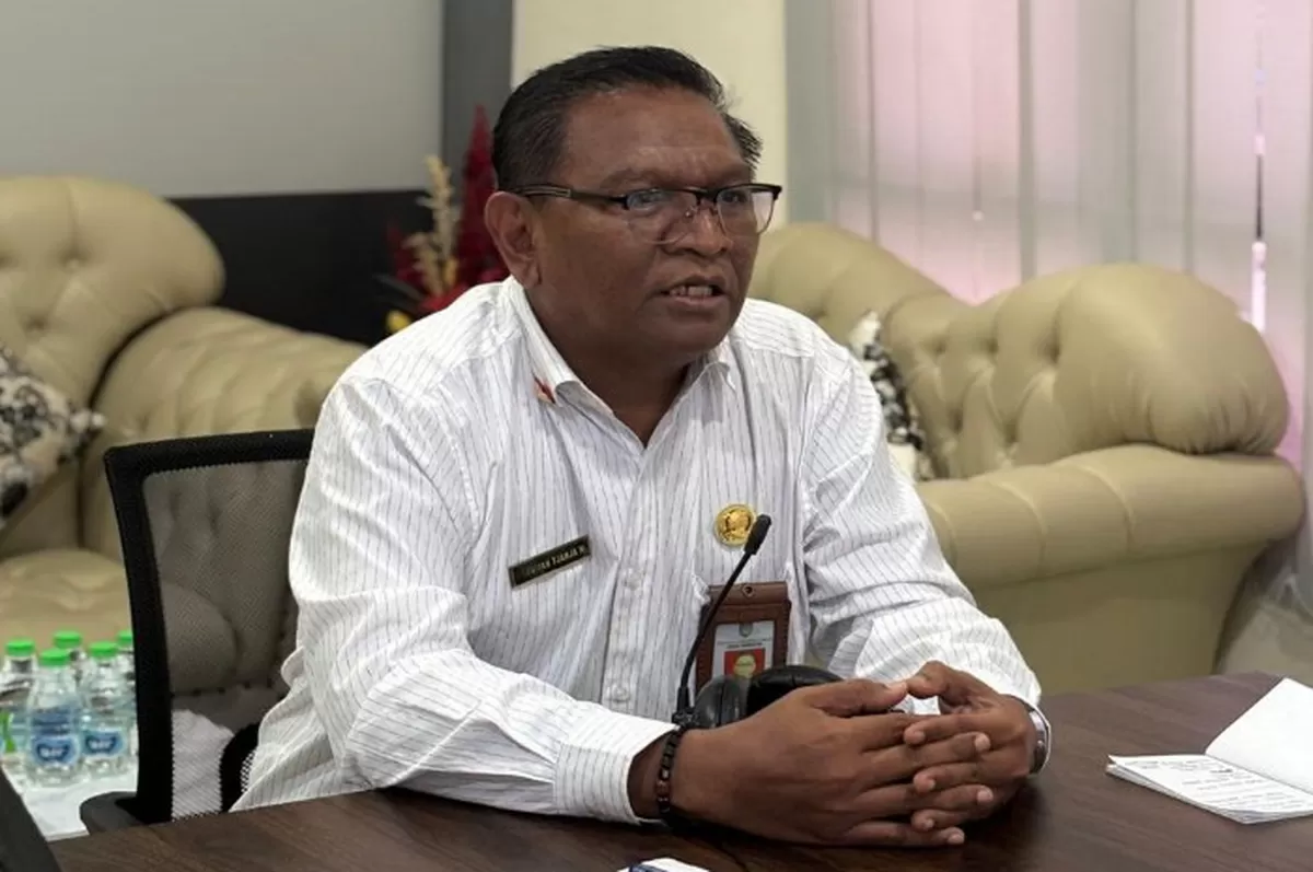 Kepala Dinas Kesehatan Kabupaten Jombang, dr. Hexawan Tjahja Widada mengimbau masyarakat agar menerapkan PHBS dan Vaksinasi (Dinkes Jombang)