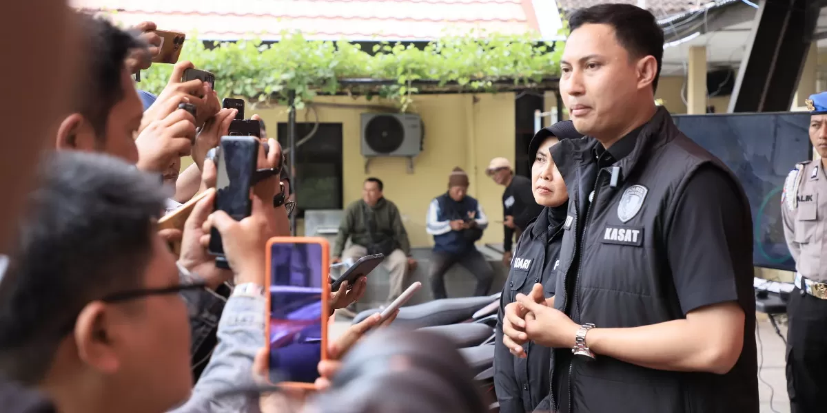 Satreskrim Polres Kediri Kota, berhasil mengungkap kasus pencurian sepeda motor (curanmor) dan mengamankan dua orang tersangka (Humas Polres Kediri Kota)