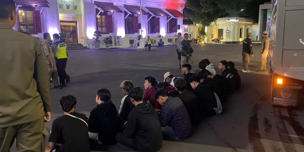 18 pemuda Perguruan Silat Digelandang Polisi ke Polrestabes Surabaya (Humas Polrestabes Surabaya)