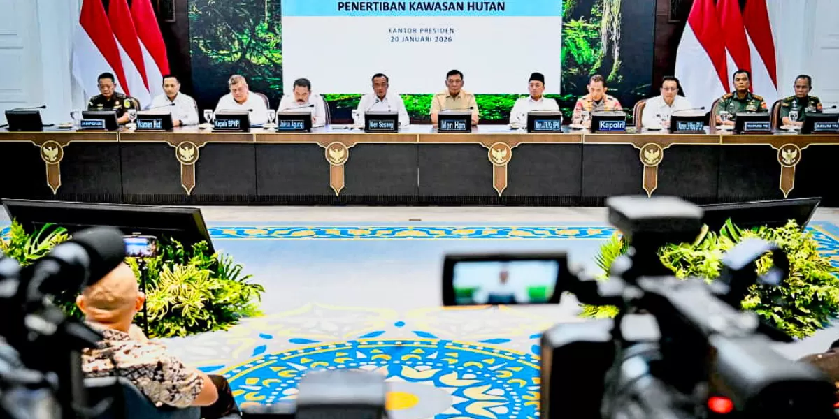 Presiden RI Prabowo Subianto resmi mencabut sebanyak 28 perusahaan yang melanggar aturan pemanfaatan hutan (setkab.go.id)
