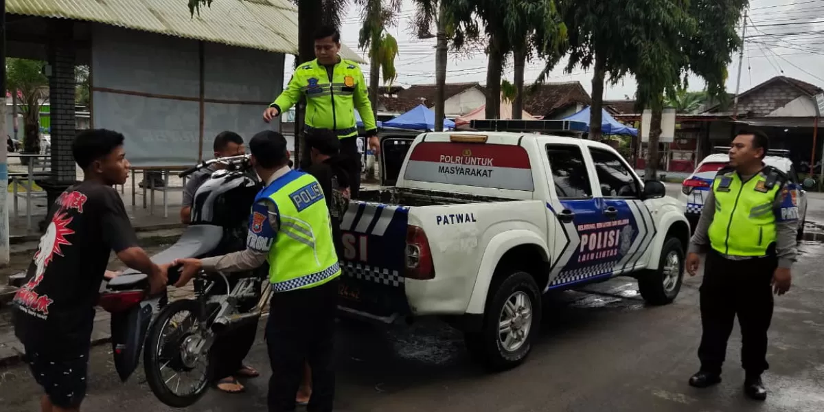 Polres Jember menindak knalpot brong dan motor tanpa TNKB (Humas Polres Jember)