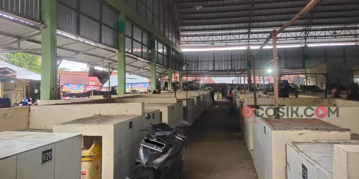 Kios atau bedak yang disediakan pemerintah tampak banyak yang kosong dari pedagang (tim_red)