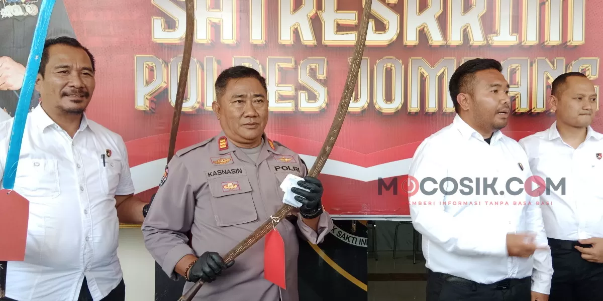 Kasatreskrim Polres Jombang, AKP Dimas Robin Alexander saat menggelar konferensi pers  (Rudiyanto)