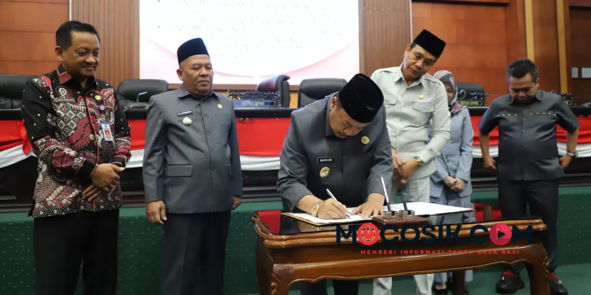 Rapat Paripurna DPRD, Bupati Jombang Setujui Raperda Pengelolaan BMD (Rudiyanto)