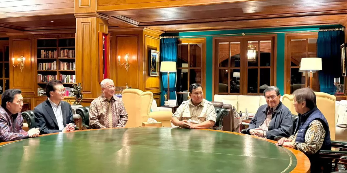 Prabowo Subianto menerima audiensi lima pengusaha nasional di Padepokan Garudayaksa, Hambalang, Bogor (Promedia Teknologi Indonesia)