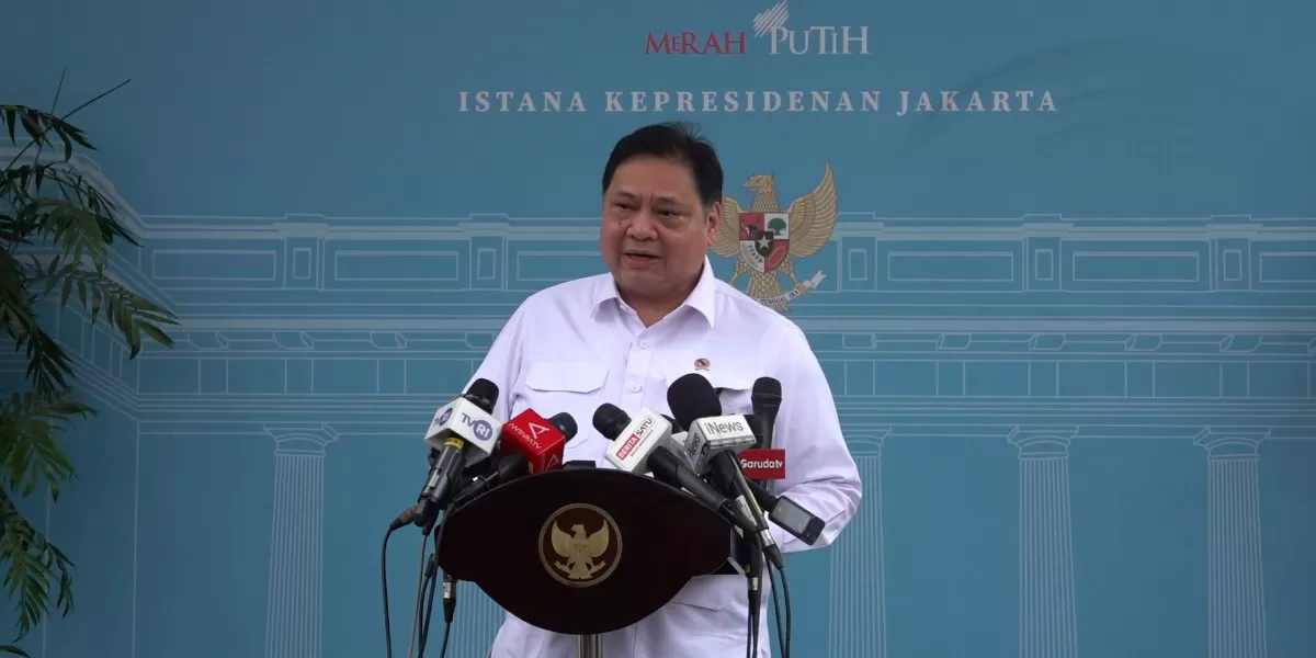 Airlangga dalam konferensi pers seusai rapat (Promedia Teknologi Indonesia)