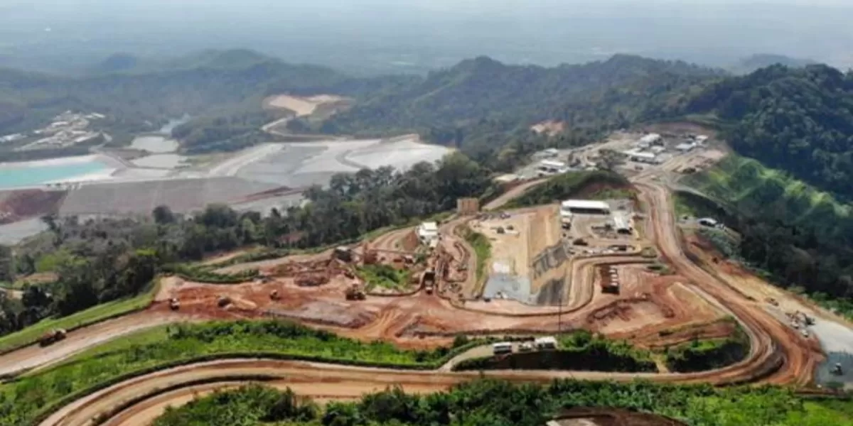 Tambang emas tumpang Pitu atau tujuh bukit Banyuwangi  (Situs Jaringan Advokasi Tambang)
