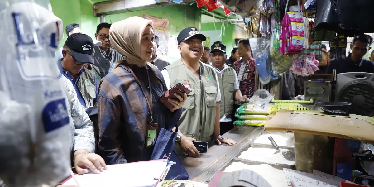 Bapanas bersama Pemkab Jombang melakukan sidak di Pasar Pon guna memastikan harga dan stok bahan pokok tetap stabil jelang Ramadan 1447 (Kominfo Jombang)