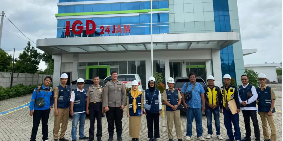 Dinas PUPR Jombang melalui Bidang Tata Bangunan dan Bina Konstruksi melakukan pendampingan survei Sertifikat Laik Fungsi di RM Bhayangkara (dok,istimewa)