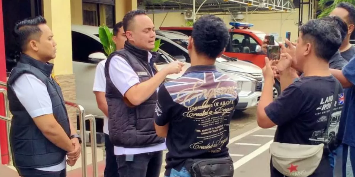 Satreskrim Polres Mojokerto menangkap residivis spesialis curanmor pikap Mitsubishi L300 yang sempat buron (Humas Polres Mojokerto)