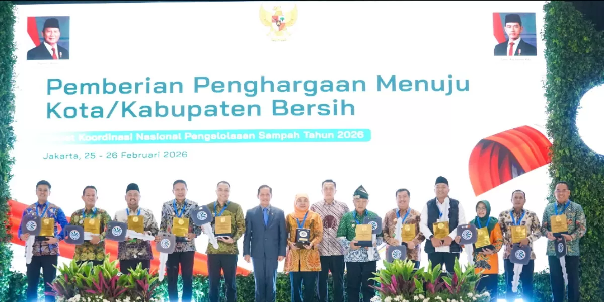 Kabupaten Jombang meraih Sertifikat Menuju Kabupaten Bersih dari Menteri Lingkungan Hidup  (dok.istimewa)