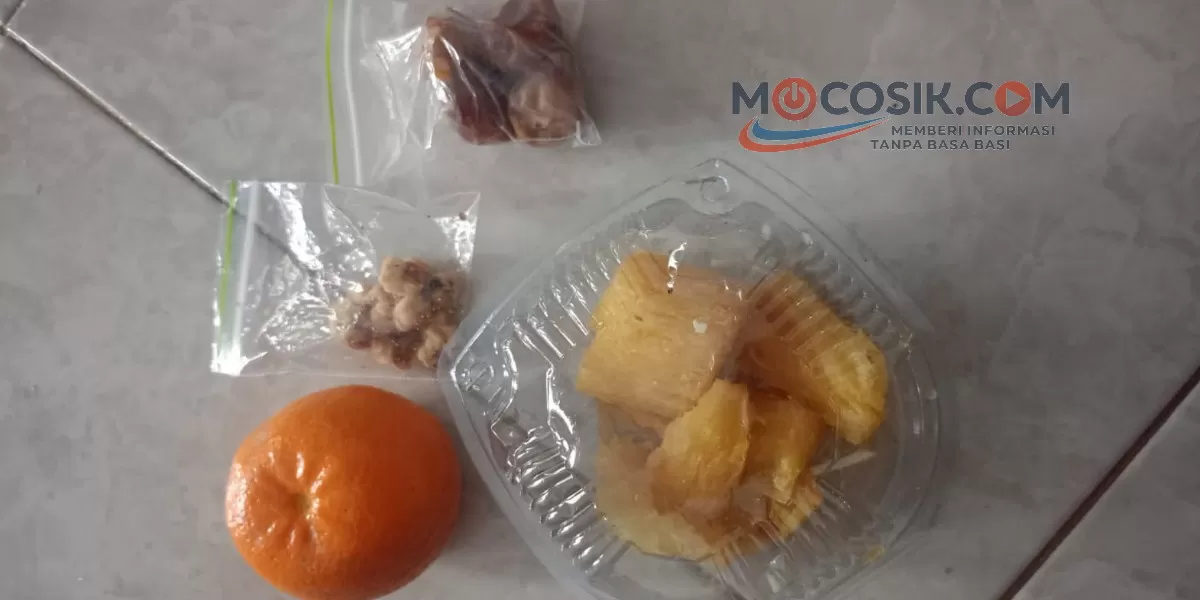 Paket berisi singkong goreng dan kurma dinilai minim protein dan belum memenuhi standar gizi seimbang (dok.istimewa)