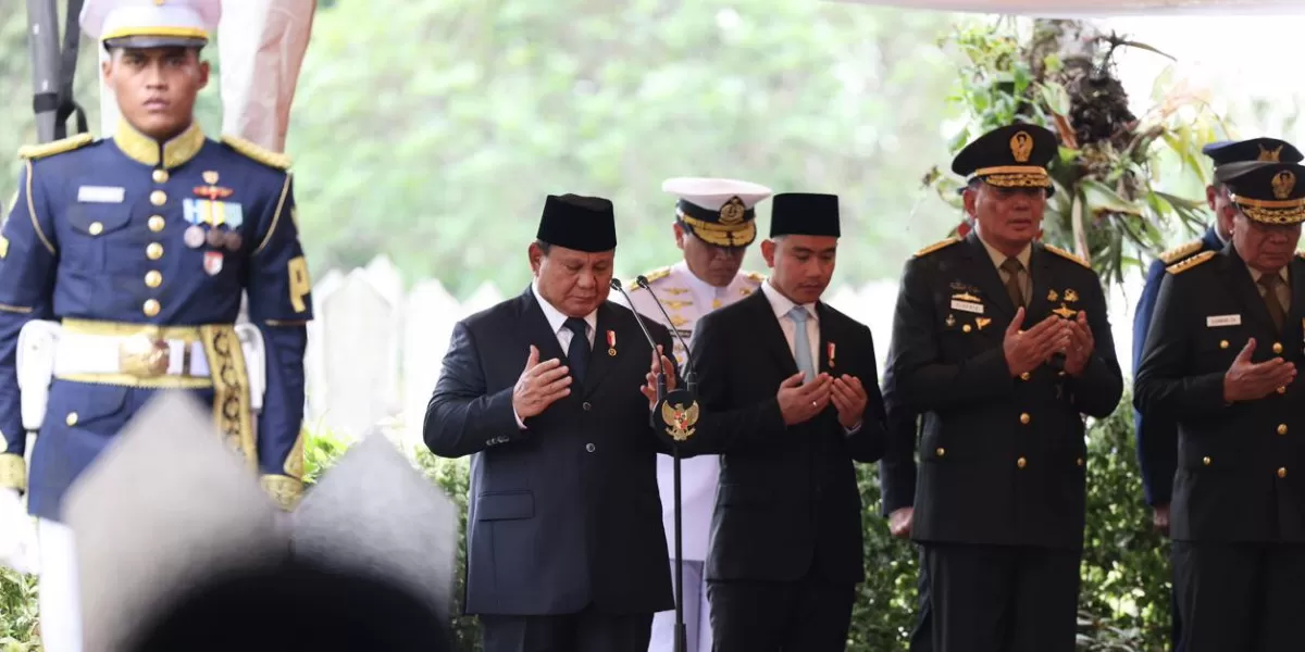 Prabowo Subianto memimpin prosesi pemakaman kenegaraan Almarhum Wakil Presiden Republik Indonesia ke-6, Jenderal TNI (Purn) Try Sutrisno (Promedia Teknologi Indonesia)