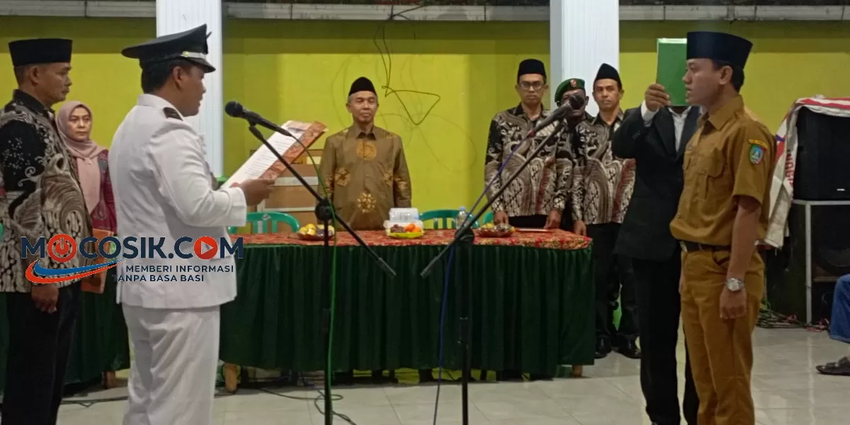 Dimas Aditya resmi dilantik sebagai Kaur Tata Usaha dan Umum Desa Perak, Kecamatan Perak, Kabupaten Jombang (Rudiyanto)