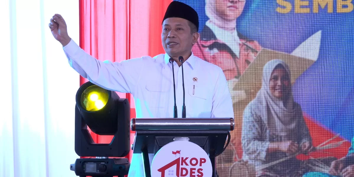 Menteri Koperasi Ferry Juliantono, pada acara Kolaborasi Koperasi Desa/Kelurahan Merah Putih dengan Program Keluarga Harapan, di gerai KDMP Gejugjati, Kecamatan Lekok, Kabupaten Pasuruan, Jawa Timur (Promedia Teknologi Indonesia)