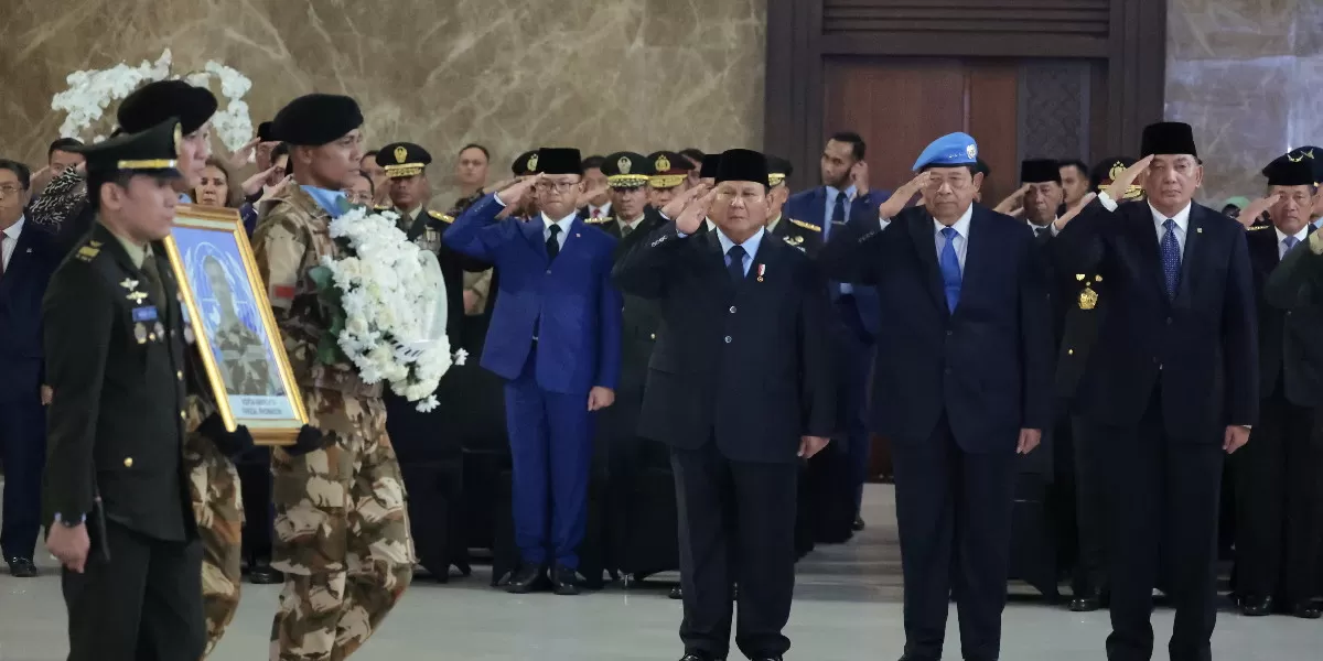 Presiden Prabowo memberikan Penghormatan Terakhir kepada 3 Jenazah Pahlawan Perdamaian RI yang Gugur di Lebanon (Promedia Teknologi Indonesia)
