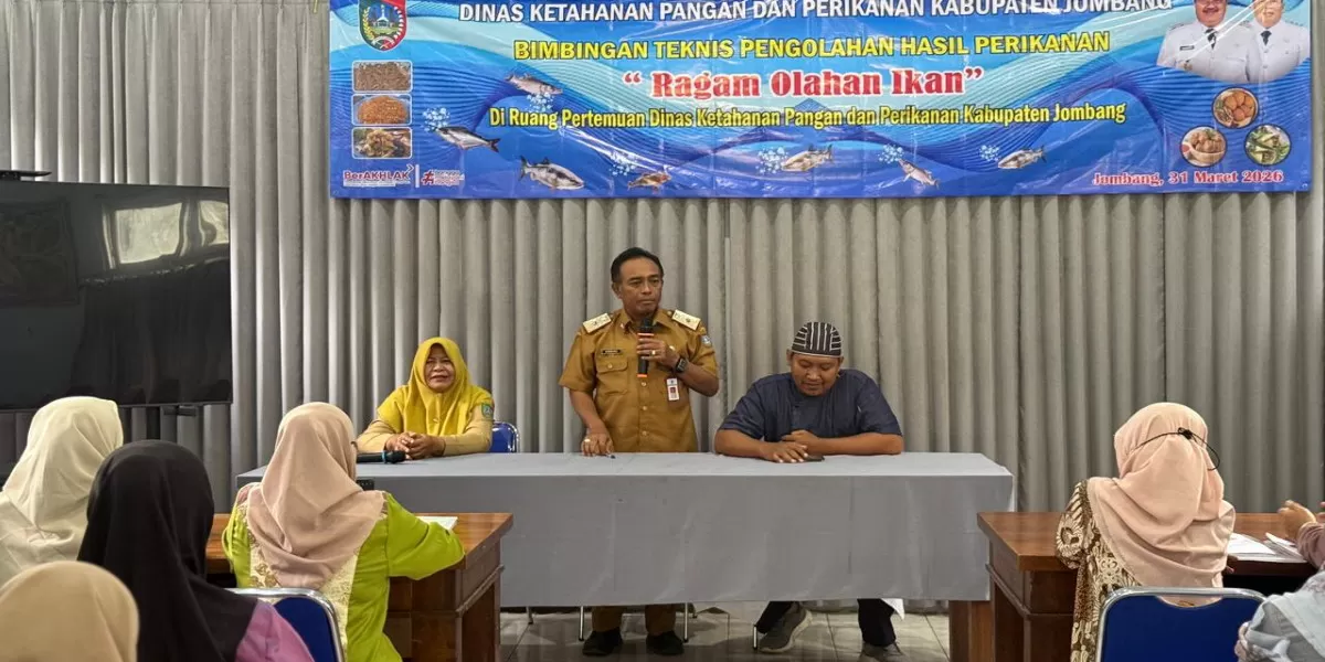Dinas Ketahanan Pangan dan Perikanan Jombang menggelar Bimtek Pengolahan Hasil Perikanan bagi para pelaku usaha pengolahan ikan (dok.istimewa)