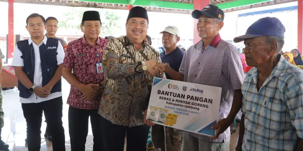 Pemkab Jombang salurkan bantuan pangan untuk ratusan ribu warga sebagai upaya memperkuat ketahanan pangan dan stabilitas ekonomi (dok.istimewa)