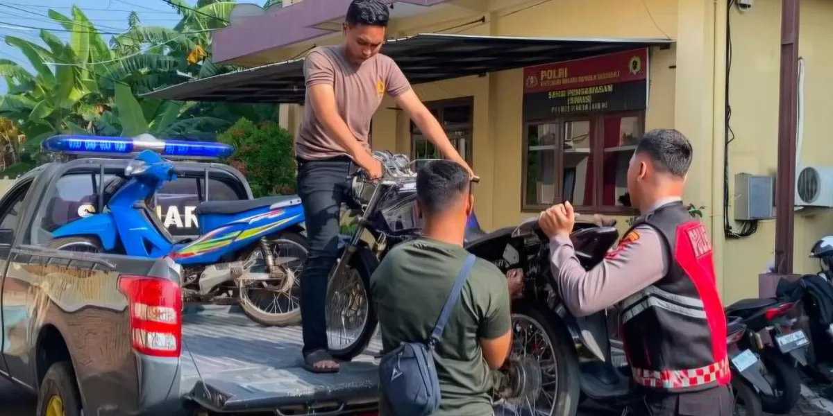 Polres Probolinggo membubarkan balap liar di Dringu dan mengamankan 67 motor modifikasi tanpa surat saat razia (Humas Polres Probolinggo)