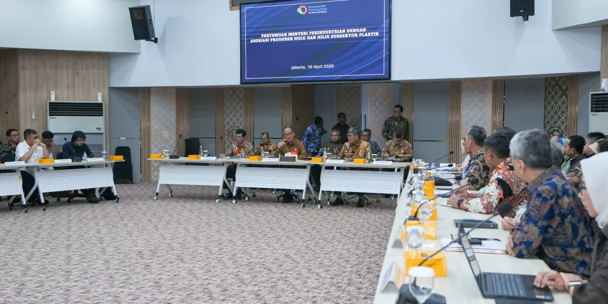 Pemerintah kumpulkan industri plastik, pastikan pasokan nasional stabil di tengah dampak geopolitik global dan gangguan rantai pasok (Promedia Teknologi Indonesia)