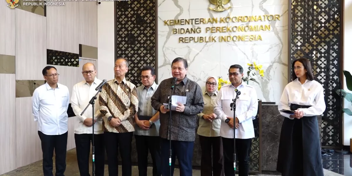 Menteri Koordinator Bidang Perekonomian, Airlangga Hartarto, dalam konferensi pers di Jakarta (Promedia Teknologi Indonesia)