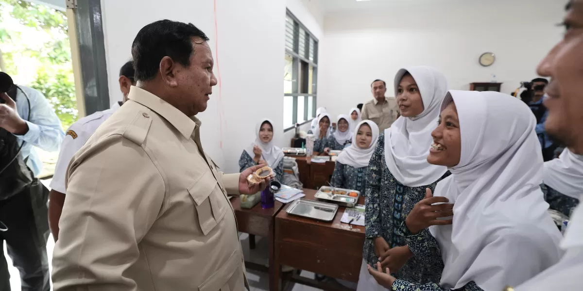 Prabowo Subianto dorong penambahan papan interaktif digital di sekolah untuk tingkatkan kualitas dan akses pembelajaran (Promedia Teknologi Indonesia)