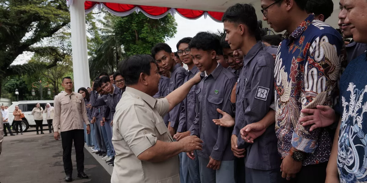 Momen hangat pelajar Jabar bertemu Prabowo di Istana (Promedia Teknologi Indonesia)