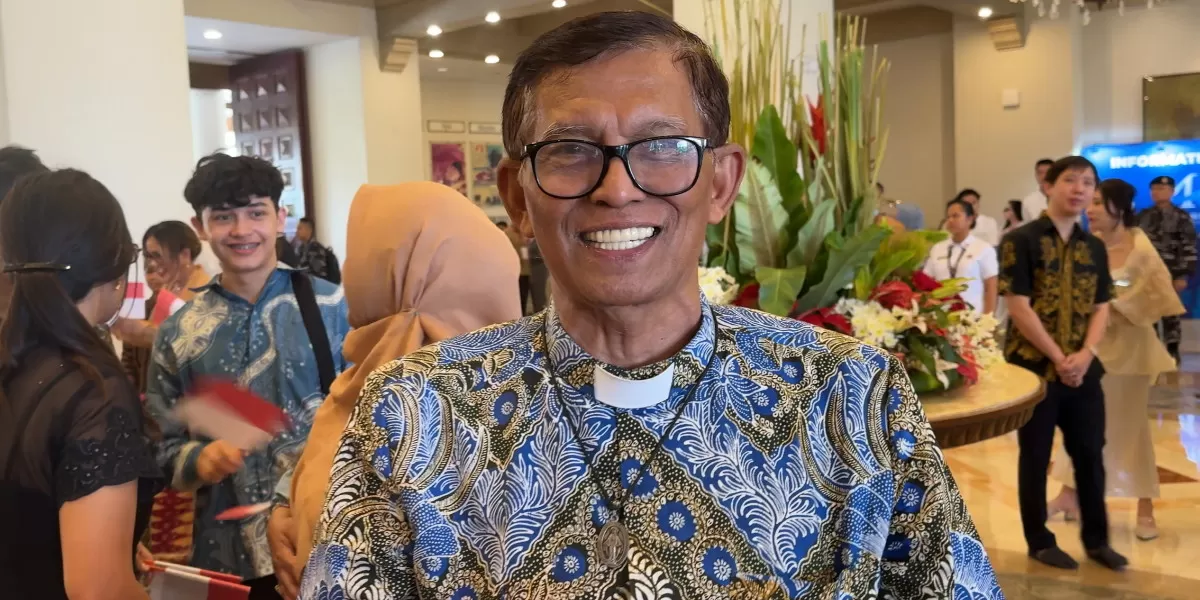 Romo Agus Sudaryanto, seorang pastor di Santo Vincent Cebu (Promedia Teknologi Indonesia)