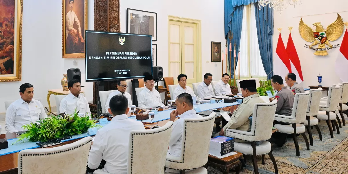 Menteri Koordinator Bidang Hukum, HAM, Imigrasi, dan Pemasyarakatan yang sekaligus Anggota KPRP seusai bertemu Presiden RI Prabowo Subianto di Istana Negara (Promedia Teknologi Indonesia)