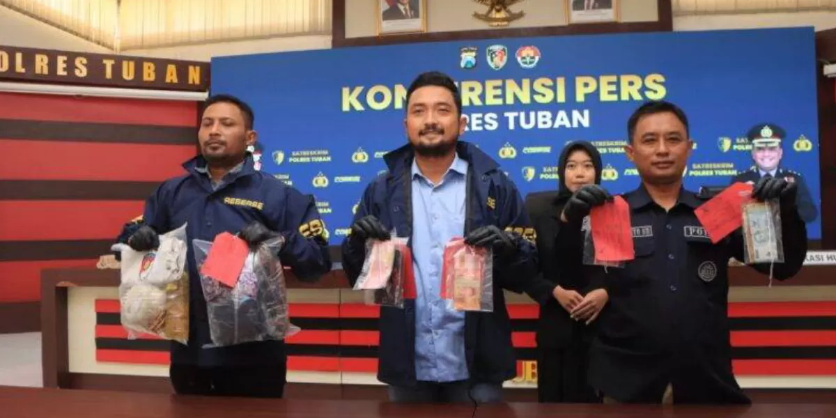 Satreskrim Polres Tuban berhasil mengungkap kasus peredaran uang palsu yang beraksi di kawasan Pasar Wage, Desa Grabagan, Kecamatan Grabagan, Kabupaten Tuban (Humas Polres Tuban)