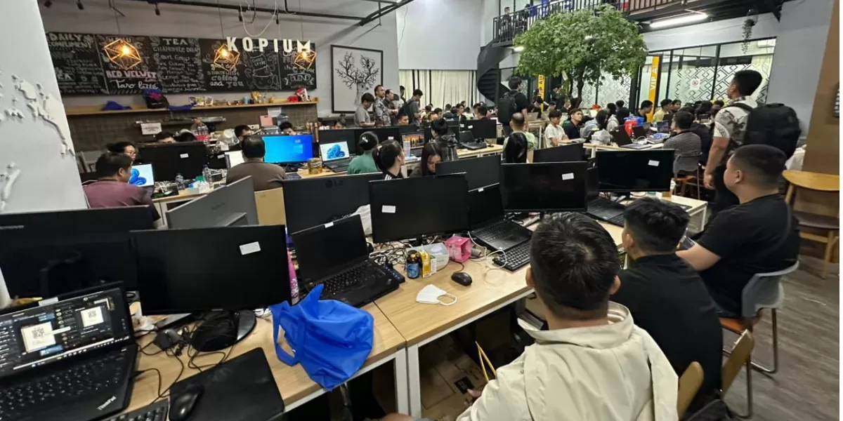 Sebanyak 321 WNA terduga pelaku judi online jaringan internasional dipindahkan ke sejumlah kantor imigrasi di Jakarta (Divisi Humas Polri)