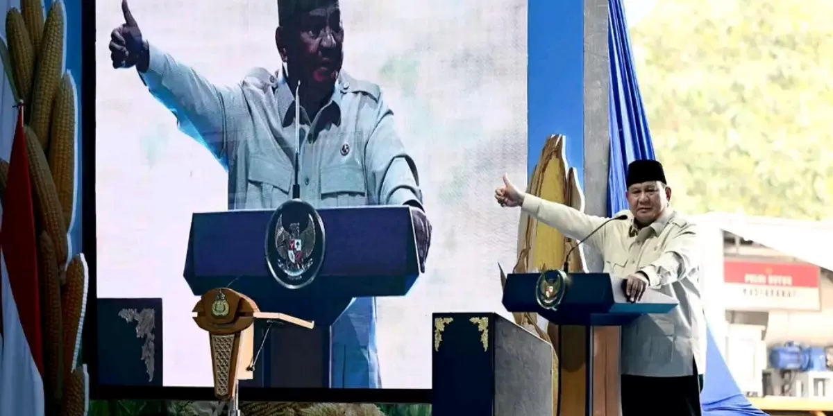 Prabowo tegaskan negara tak akan bertahan tanpa produksi pangan berkelanjutan saat Panen Raya Jagung di Tuban (Facebook @prabowo_subianto)