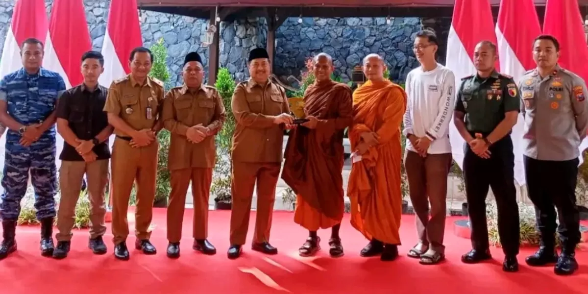 Bupati dan Forkopimda Jombang sambut kedatangan 58 Biksu Empat Negara di Pendopo (dok.istimewa)