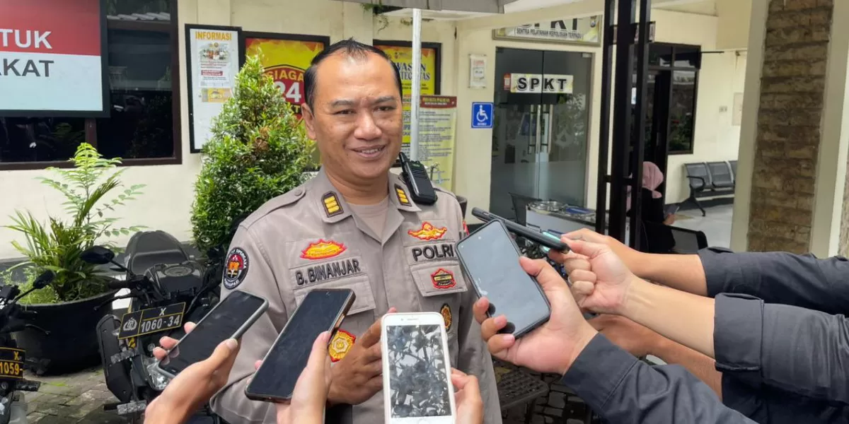 Kasihumas Polres Malang, AKP Bambang Subinajar, menegaskan bahwa berdasarkan penyisiran data dan fakta di lapangan, pihaknya sama sekali tidak menemukan adanya bukti fisik maupun laporan dari korban begal dengan modus menggunakan kostum pocong (Humas Polres Malang)
