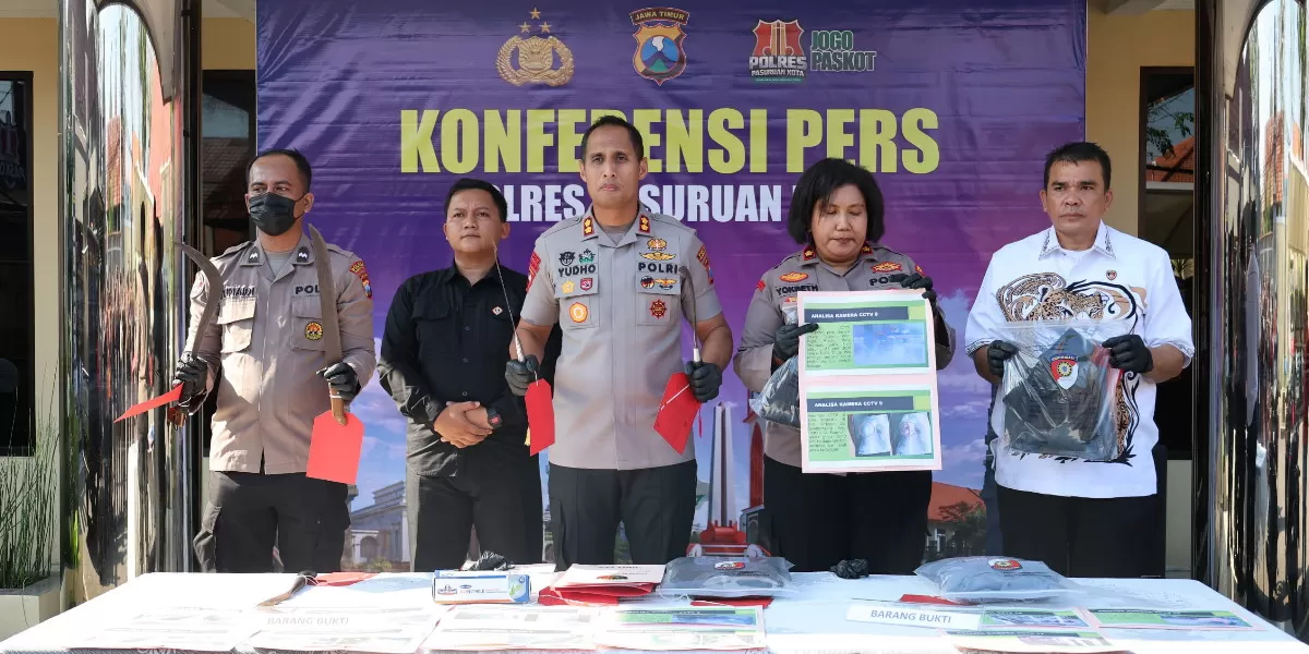 Satreskrim Polres Pasuruan Kota ringkus empat pelaku pengeroyokan di GOR Untung Suropati (Humas Polres Pasuruan Kota)