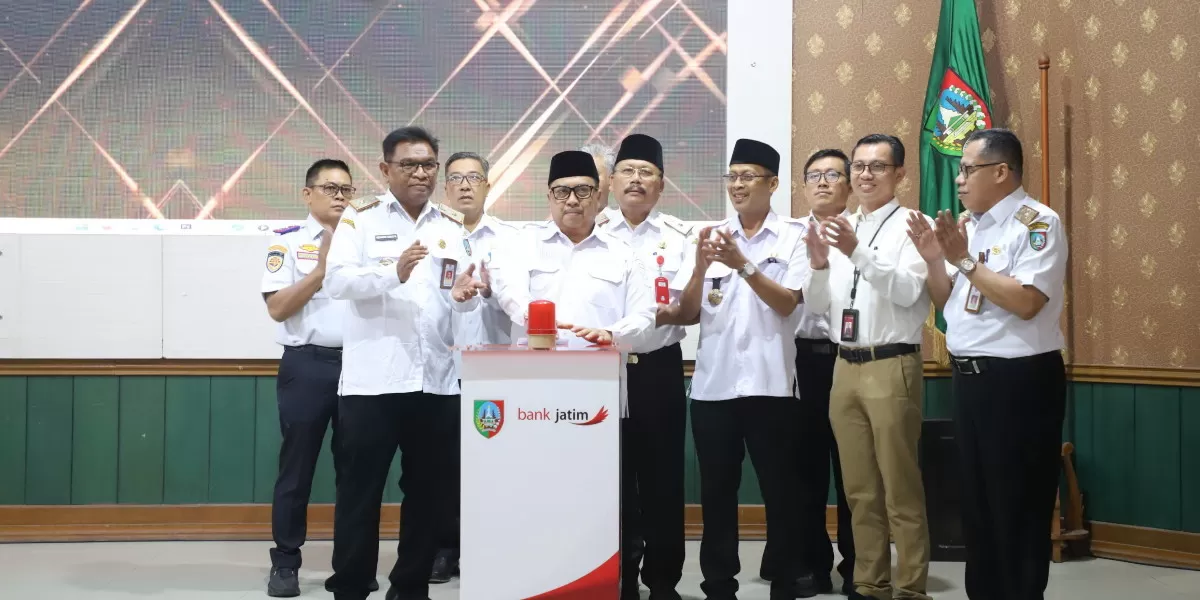 Bupati Warsubi meluncurkan Perbup Skrining Aktif TBC untuk mempercepat deteksi, pengobatan, dan eliminasi TBC di Jombang (dok.istimewa)