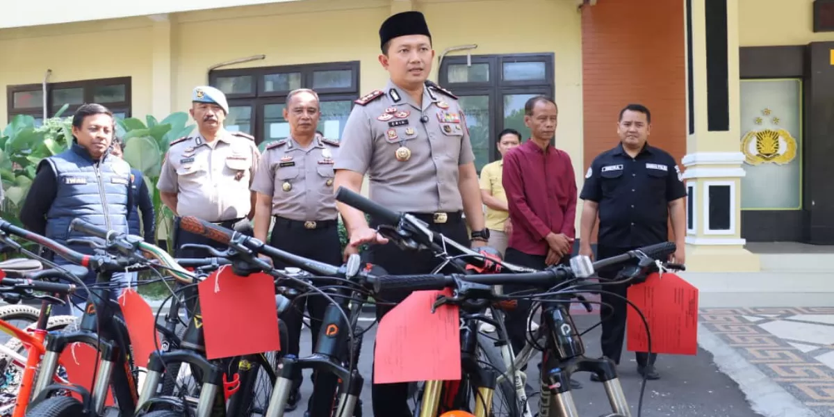 Polres Magetan menangkap dua pencuri sepeda yang viral di CCTV (Humas Polres Magetan)