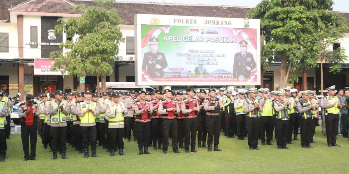 Polres Jombang mengerahkan 500 personel untuk mengamankan pengesahan warga baru PSHT Parluh 2016  (Humas Polres Jombang)