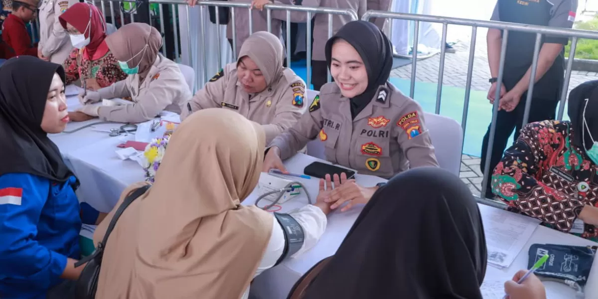 Polda Jatim gelar bakti kesehatan Hari Bhayangkara ke 80 di Jombang (Humas Polres Jombang)