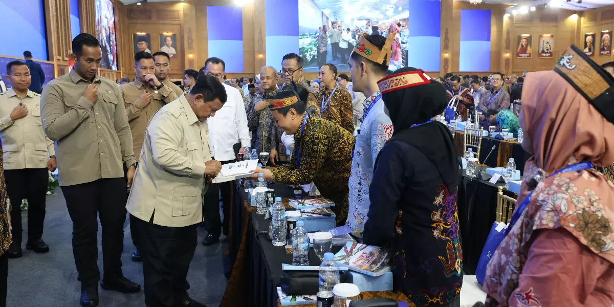 Prabowo menegaskan seluruh aspirasi masyarakat, termasuk dari anak desa melalui TikTok, akan diperhatikan dan ditindaklanjuti pemerintah (Promedia Teknologi Indonesia)