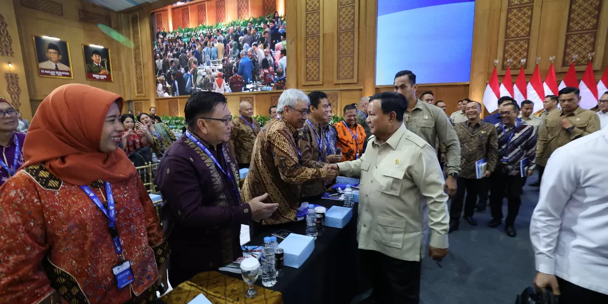 Prabowo berjanji menindaklanjuti usulan perguruan tinggi, mulai beasiswa doktor, riset nasional hingga penguatan hilirisasi industri (Promedia Teknologi Indonesia)