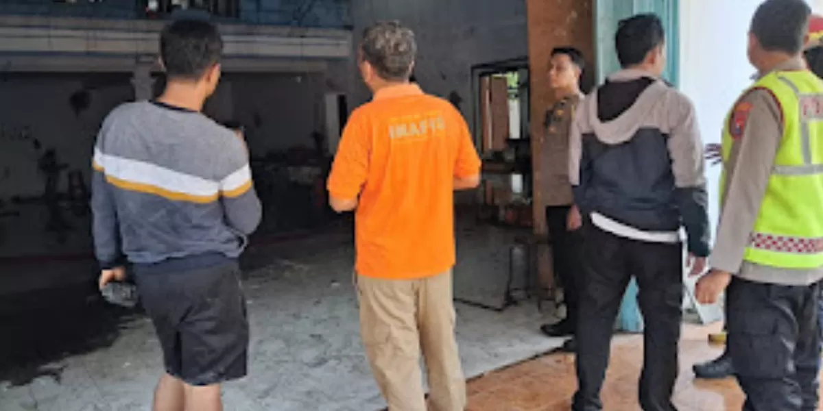 Gudang rumah di Megaluh, Jombang terbakar diduga akibat korsleting magic com (dok.istimewa)