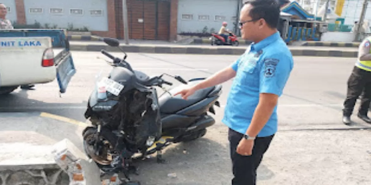 Honda PCX dan Yamaha NMAX bertabrakan di Jalan Raya Miagan, Mojoagung, Jombang (dok.istimewa)