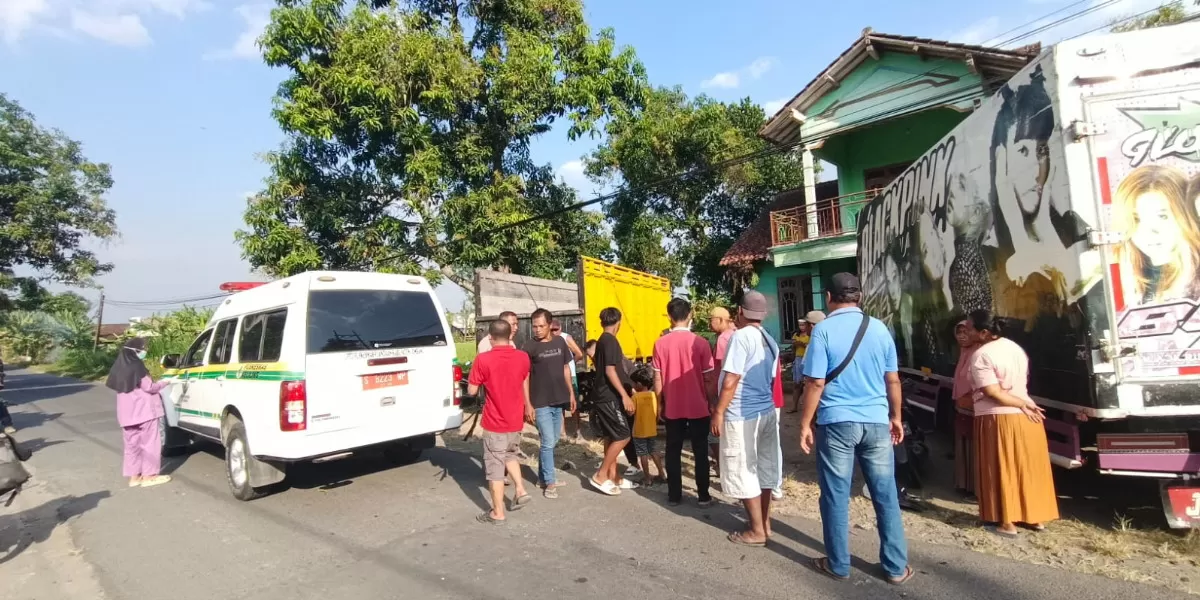 Kecelakaan lalu lintas yang terjadi di Jalan Raya Desa Bangsri, Kecamatan Plandaan, Kabupaten Jombang (dok.istimewa)