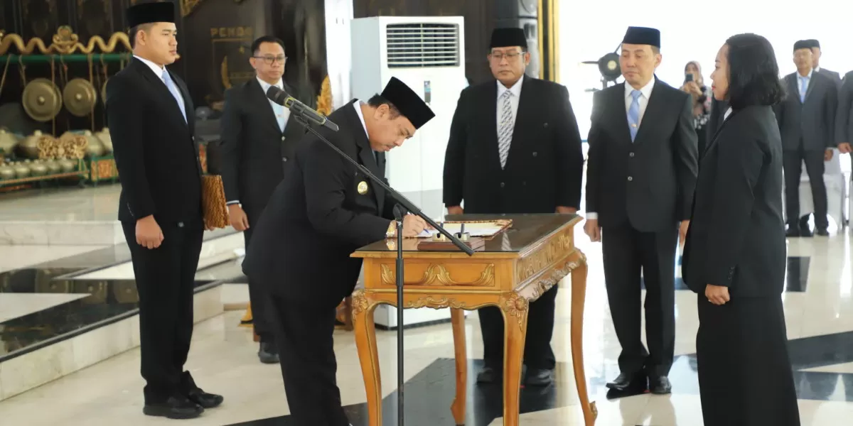 Bupati Warsubi melantik 81 pejabat administrator dan pengawas di Pemkab Jombang untuk memperkuat birokrasi dan pelayanan publik (dok.istimewa)