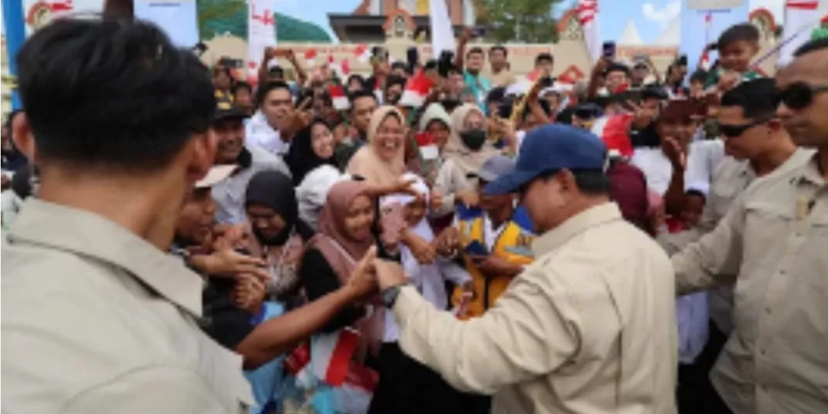 Prabowo menyapa warga Lombok saat meresmikan lima bendungan dan berpesan agar bendungan dirawat demi kesejahteraan petani (Promedia Teknologi Indonesia)