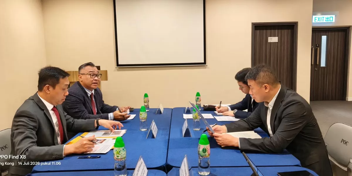 Polri dan Kepolisian Tiongkok berhasil melakukan pertukaran buronan. Tiga WN China dipulangkan, satu buron WNI diserahkan ke Polri (Divisi Humas Polri)