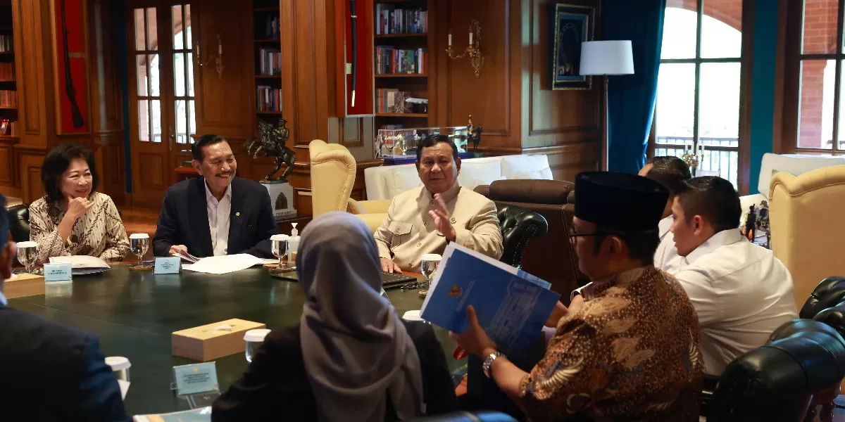 Presiden Prabowo menerima Dewan Ekonomi Nasional membahas ekonomi nasional dan percepatan transformasi digital melalui GovTech (Promedia Teknologi Indonesia)